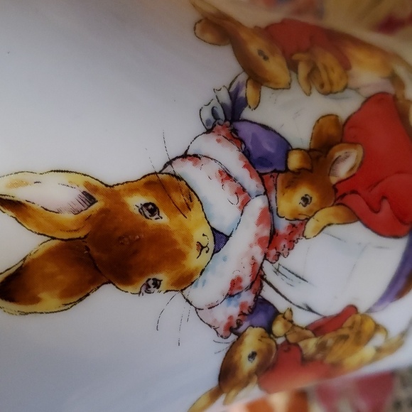 2002 ceramic Easter  basket with Mrs Rabbit - Picture 2 of 10